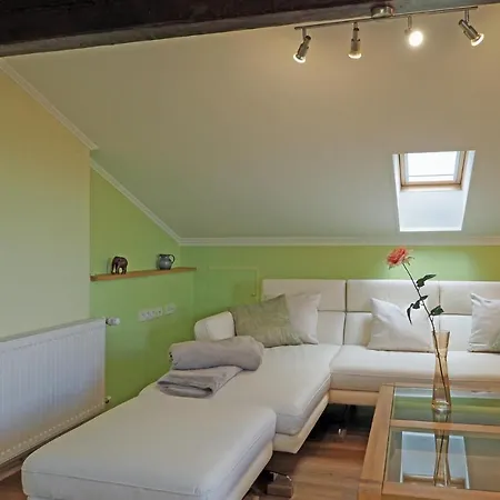 2 Bedroom Cozy In Апартаменты Karlshausen