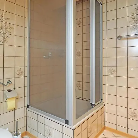 Apartment 2 Bedroom Cozy In Karlshausen