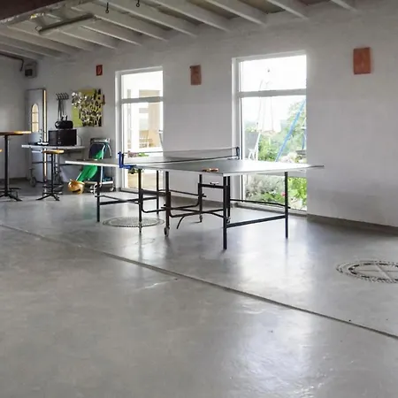 Apartment 2 Bedroom Cozy In