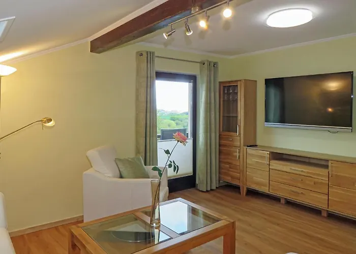 דירה 2 Bedroom Cozy In *
