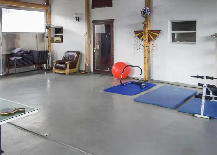 2 Bedroom Cozy In דירה *