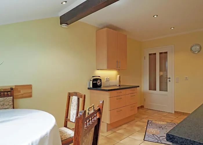 דירה 2 Bedroom Cozy In