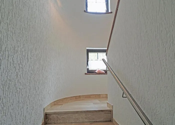 דירה 2 Bedroom Cozy In *