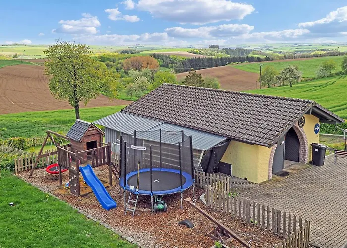 2 Bedroom Cozy In דירה Karlshausen