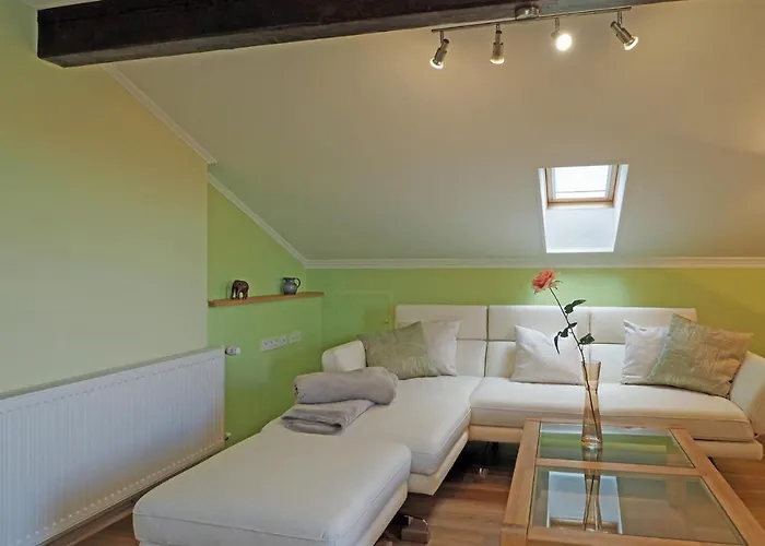 2 Bedroom Cozy In דירה Karlshausen