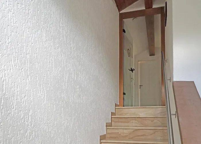 דירה 2 Bedroom Cozy In